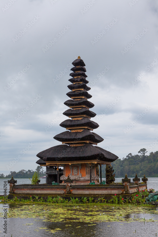 Ulun Danu temple Beratan Lake