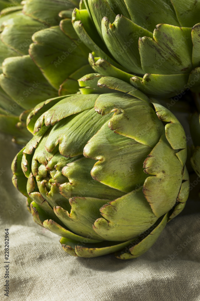 Obraz premium Raw Organic Green Artichokes