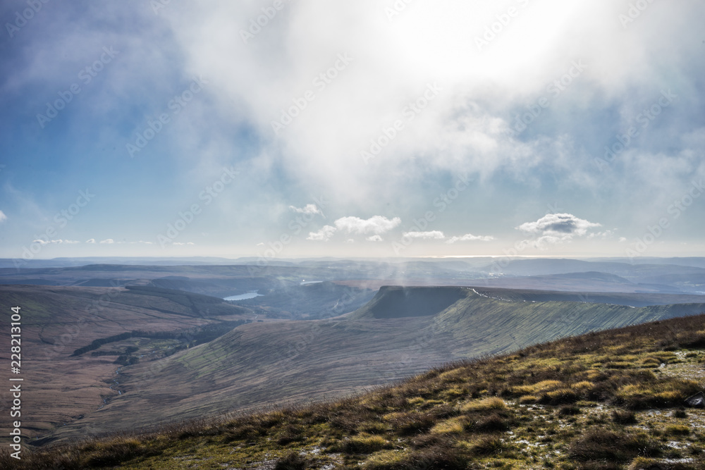 Fototapeta premium Mist and clouds in the Brecon Beacons