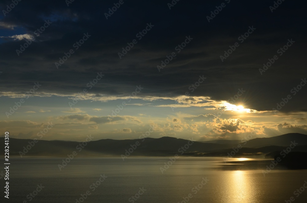 Fototapeta premium sunset over the sea