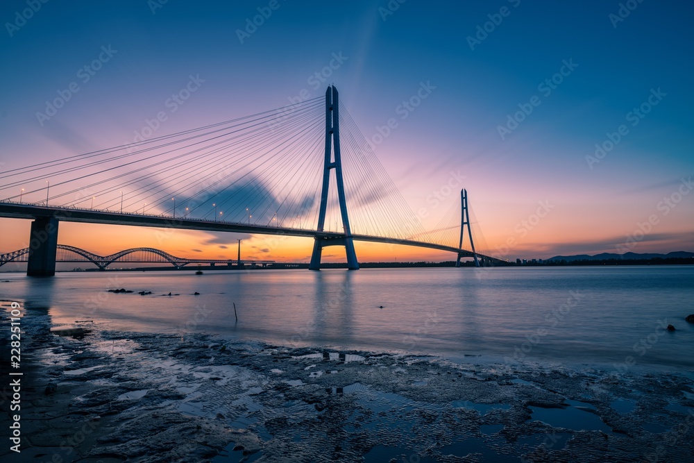 Obraz premium Sunset at The Third Nanjing Yangtze River Bridge