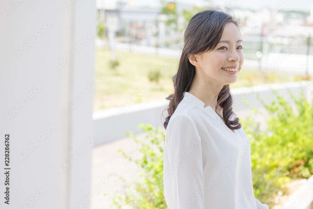 女性