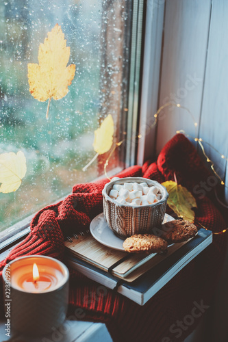 Cuadro en lienzo cozy autumn morning at home