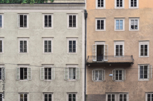 Salzburg - Altstadtfassaden an der Salzach, Österreich