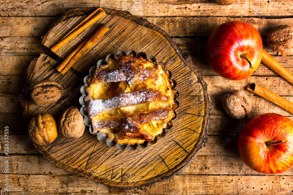 Homemade apple pie with cinnamon