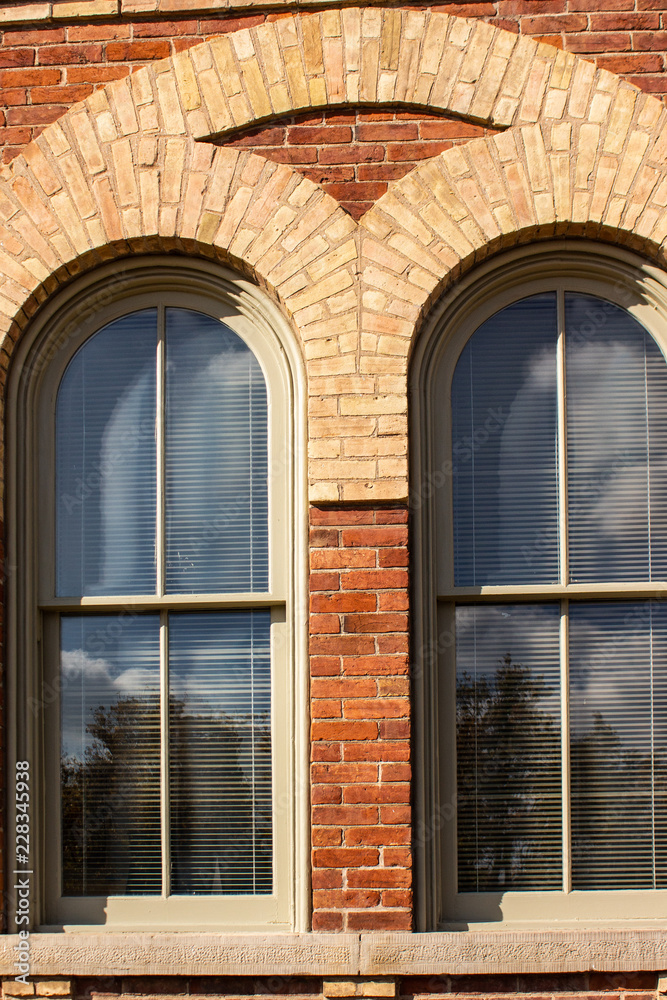 Obraz premium Arch Windows with Brickwork