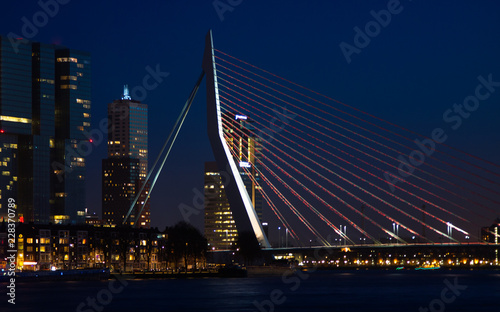 Erasmusbrug te Rotterdam bij nacht photo