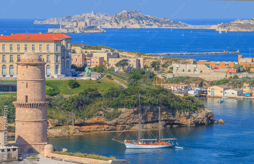 Marseille, entrée du vieux port, fort saint jean, archipel du Frioul, Château d'If