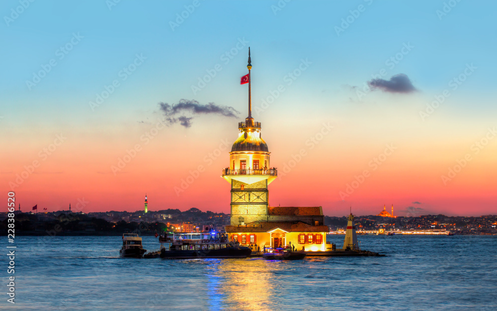 Istanbul Maiden Tower (kiz kulesi)