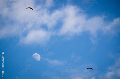 Gleitschirmflieger  photo