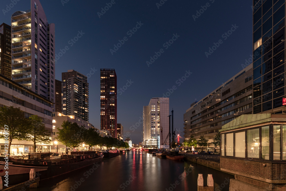 Naklejka premium Rotterdam - Night