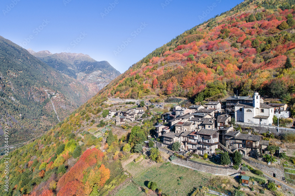 Little village of Roncaiola near Tirano.
Mountain village in Valtellina, Autumn landscape. Province of Sondrio.