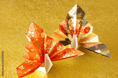 折り鶴 折り紙 飾り鶴 祝い鶴 和柄 着物柄 Origami Crane Stock Photo Adobe Stock