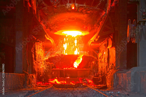 converter dumping steel slag in iron and steel co., China photo