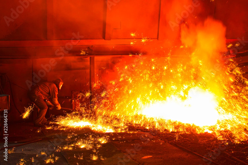 Tableau sur toile iron works blast furnace taphole spewing molten iron