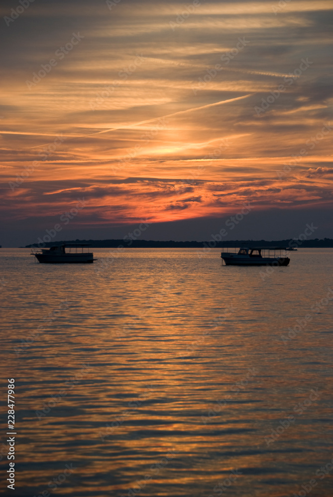 Sonnenuntergang, Meer, Istrien, Fazana, Boote, blau, rot, Wolken, Stimmung, Sonnenuntergang, Meer, Istrien, Fazana, Boote, blau, rot, Wolken, Stimmung,