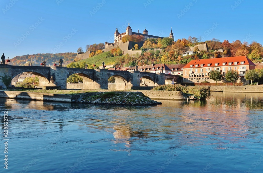 Würzburg, Alte Mainbrücke, Festung Marienberg