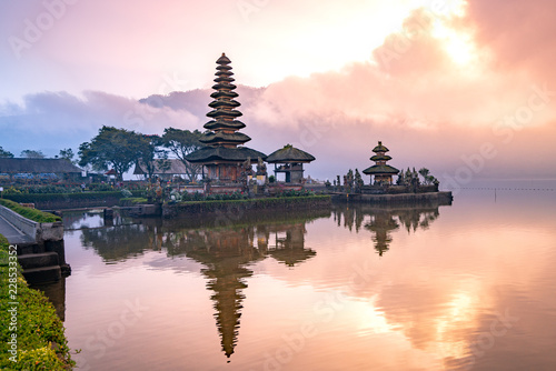 pura ulun danu bratan temple in Bali