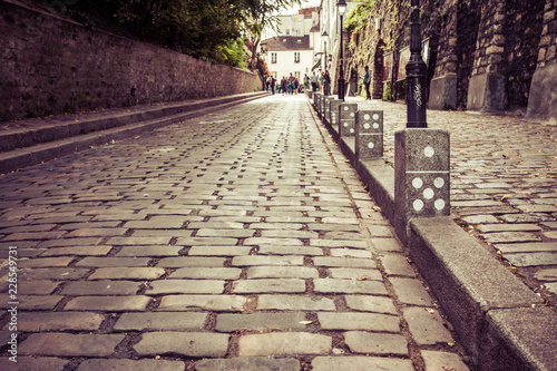 Fototapeta utwardzona ulica Montmartre