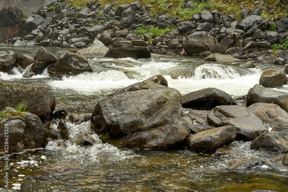 rever flowing in rocks rever flowing in rocks