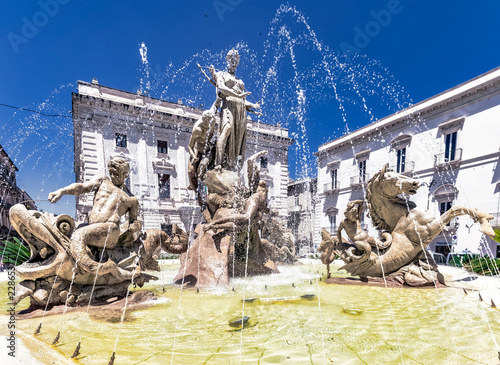 Piazza Archimede mit dem Diana Brunnen in Syrakus