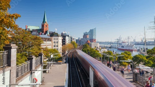 Deutschland, Hamburg, Hamburger Hafen, St. Pauli-Landungsbrücken, Station, Platform photo