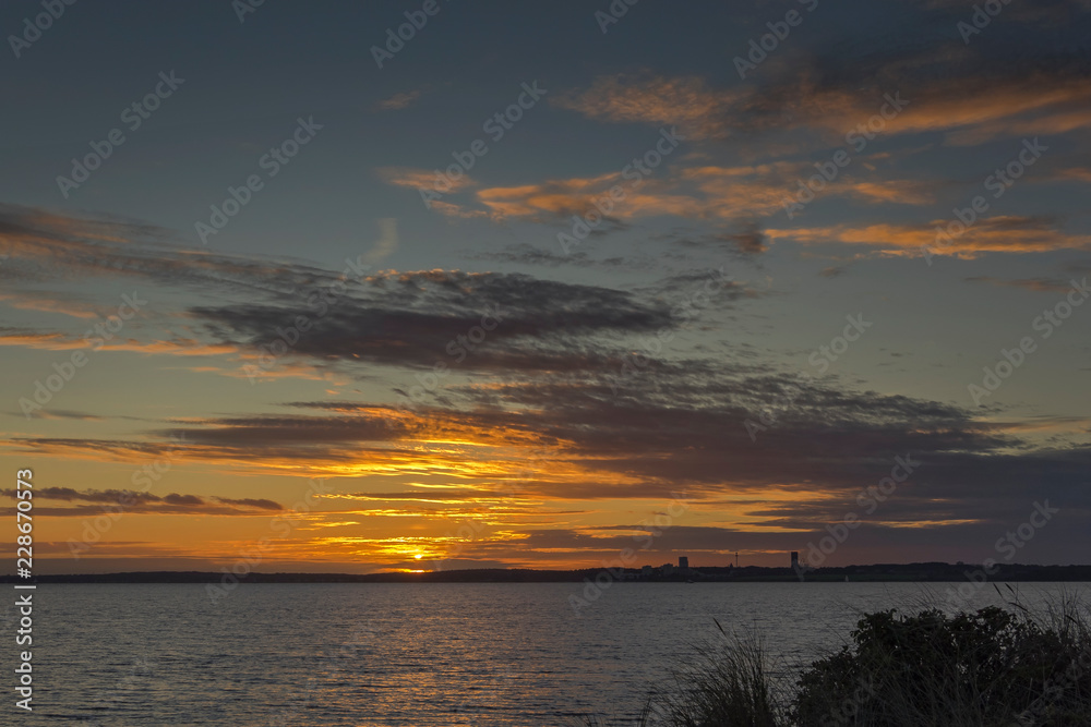 Obraz premium ostsee haffkrug schleswig-holstein germany deutschland baltic sea scenery sunset sonnenuntergang natur farbe color travel stimmung reise