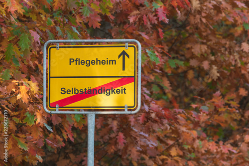 Heute noch selbständig das Leben meistern , morgen Pflegeheim