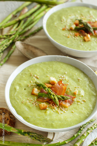 Creamy asparagus soup