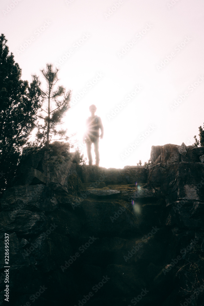 Obraz premium Man silhouette with Sunflare