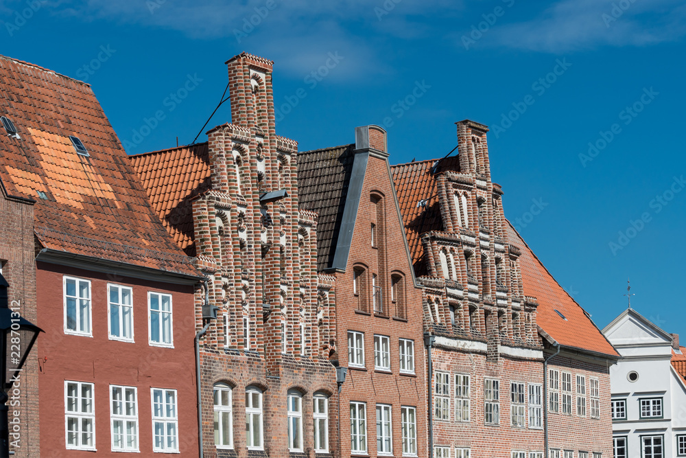 Fototapeta premium Historische Giebelhäuser in Lüneburg