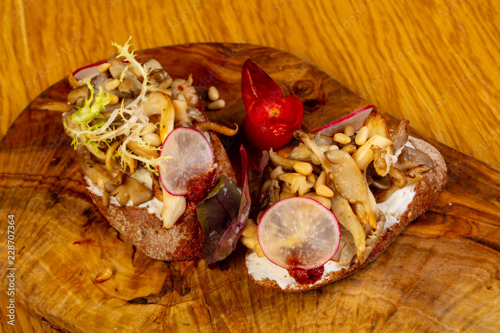 Bruschetta with mushrooms Bruschetta with mushrooms