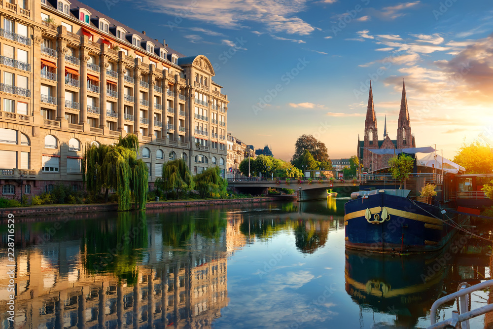 Fototapeta premium Strasbourg at sunrise