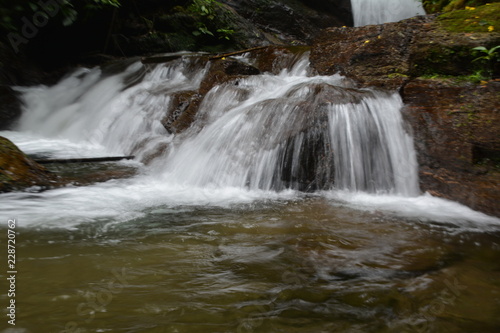 A natureza em suas diversas formas entre cachoeiras, cavernas e meio ambiente
