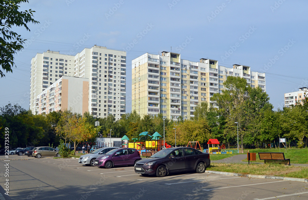 Жилые дома в спальном районе Теплый стан в Москва