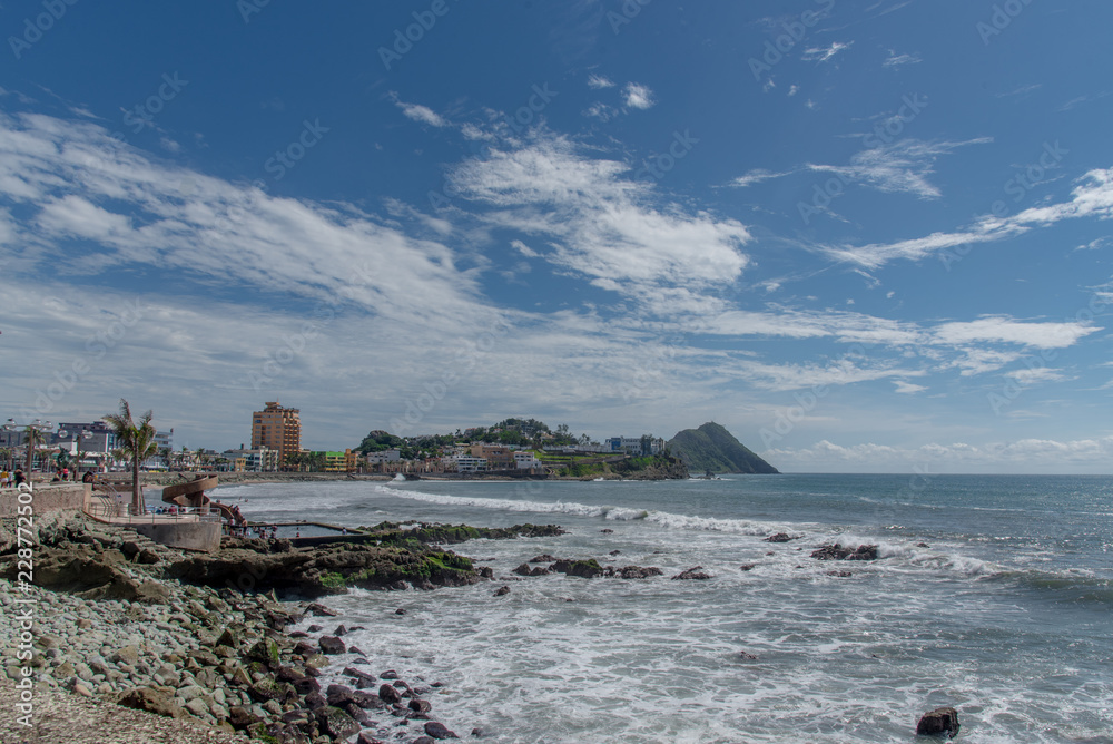mazatlan playa ciudad mexico estatuas cielo mar azulado mazatlan playa ciudad mexico estatuas cielo mar azulado