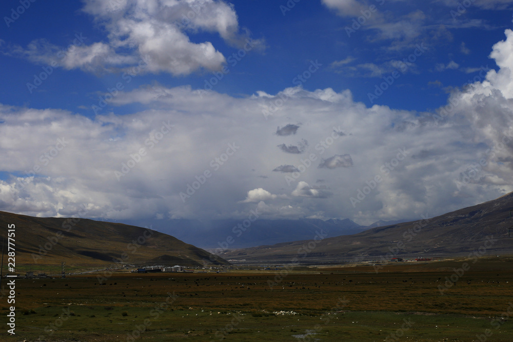 Chinese plateau lake scenery Chinese plateau lake scenery