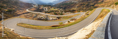 Obraz na plátně Road to the San Bernardino mountain pass in Switzerland
