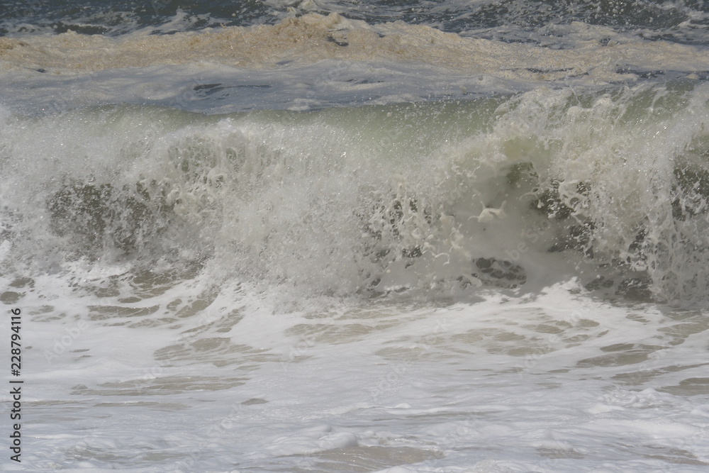 Fale oceanu
