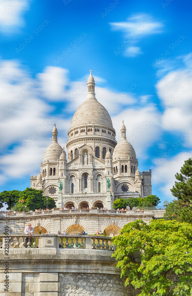 Fototapeta premium Basilica of Sacre-Coeur in Paris.
