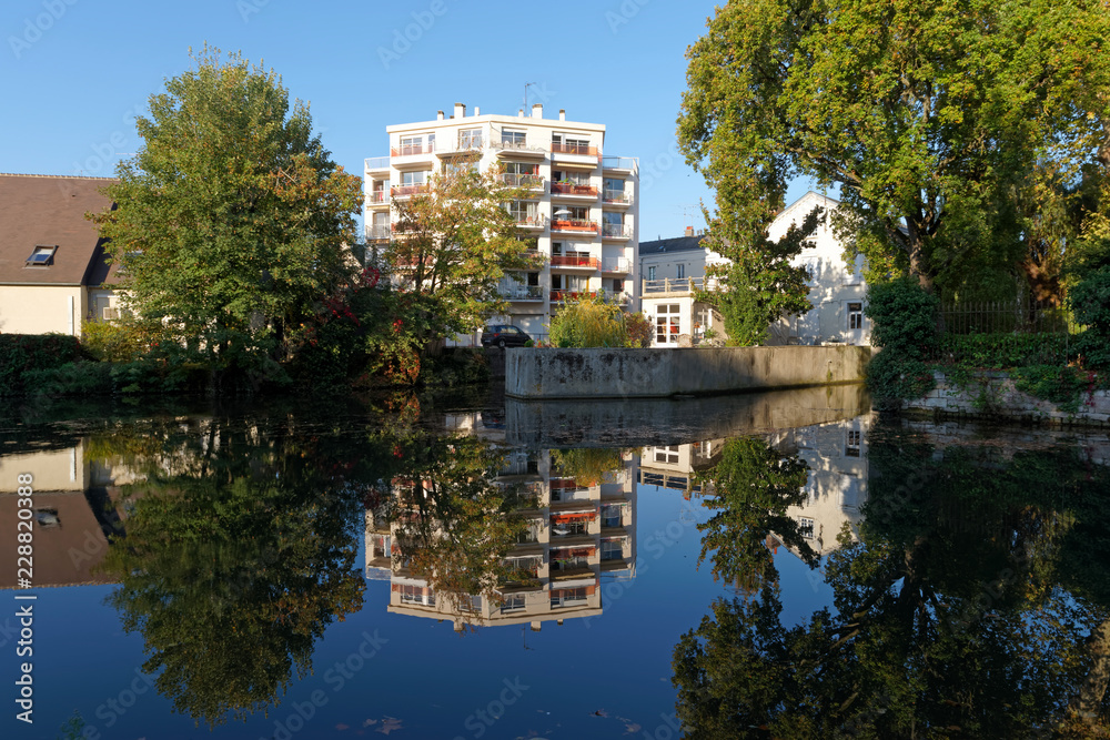 Reflection on the Briare canal in Montargis city
