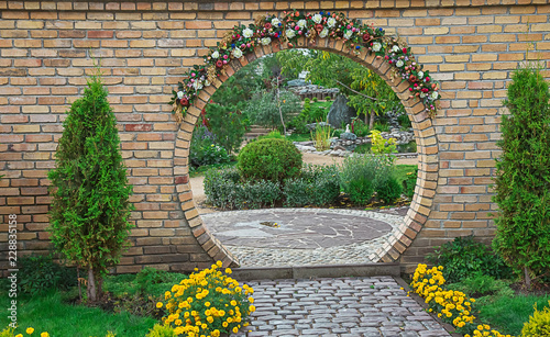 Photo of a decorated arch photo