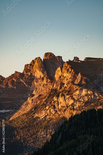 Fototapeta Naklejka Na Ścianę i Meble -  Sonnenuntergang am Sellajoch in Südtirol