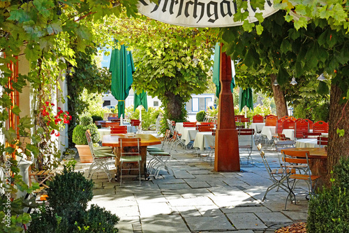 Obraz na płótnie Gartenlokal Füssen im Allgäu w salonie