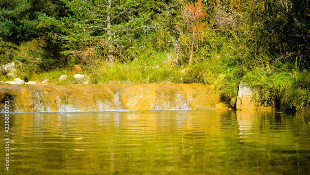 Fototapeta premium Naturaleza en el Pigalo Luesia en otoño