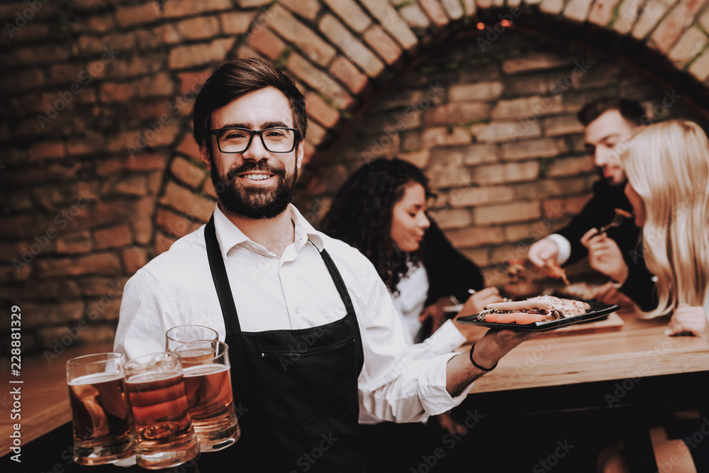 Obraz premium Beer and Snacks. Bearded Barman. Fun. Together.