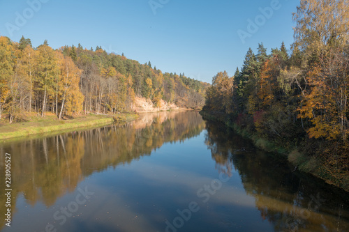 Fototapeta Naklejka Na Ścianę i Meble -  Quiet autumn river