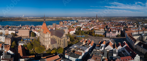 Panorama mit St.Marien-Kirche und Rathaus, Neuer Markt der Hansestadt Rostock