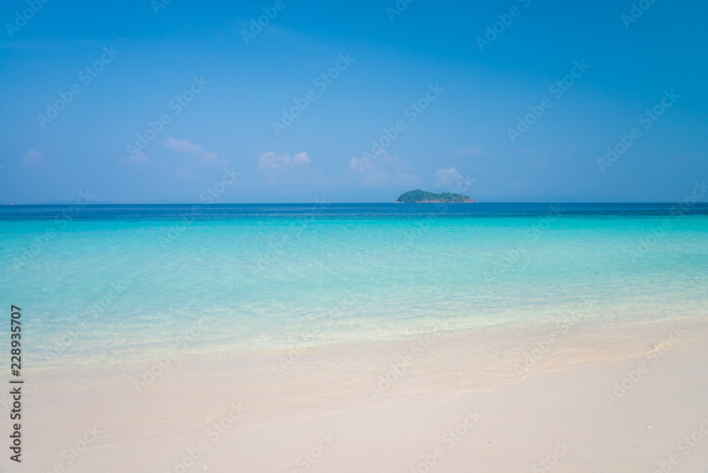 Beautiful tropical island white sand beach blue sky sunny day - Summer breeze holiday