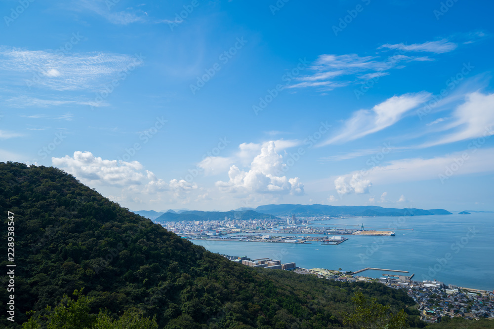 屋島スカイウェイ西側からの眺め(屋島、瀬戸内海、香川県高松市街並み)